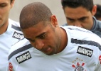  Confusão no Rio deixa Corinthians irritado com Adriano