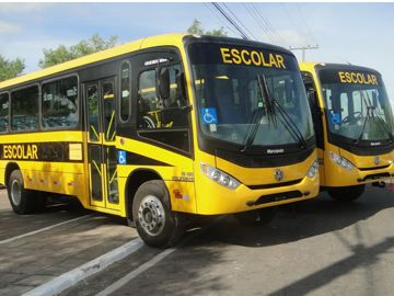  Prefeitura adquire cinco ônibus para transporte escolar