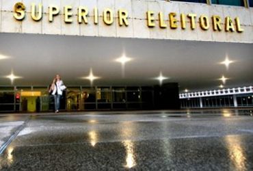  Justiça Eleitoral livra governador de Alagoas da perda de mandato