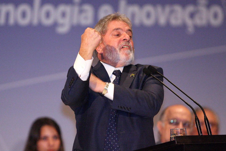  LULA BÊBADO SOLTA A LINGUA E ENTREGA A DILMA E DIZ QUE VAI PROCESSAR A LAVA JATO TODA