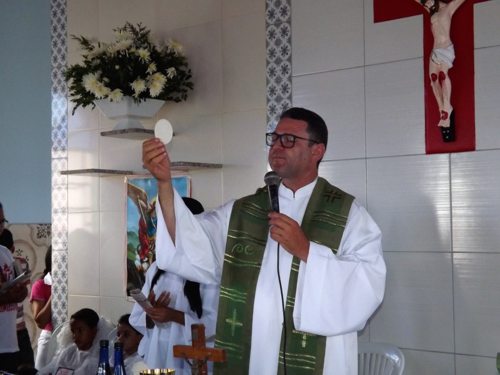  Pe. Celso inaugura igreja no Bonomão no domingo (19), antes de ir embora para a Alemanha