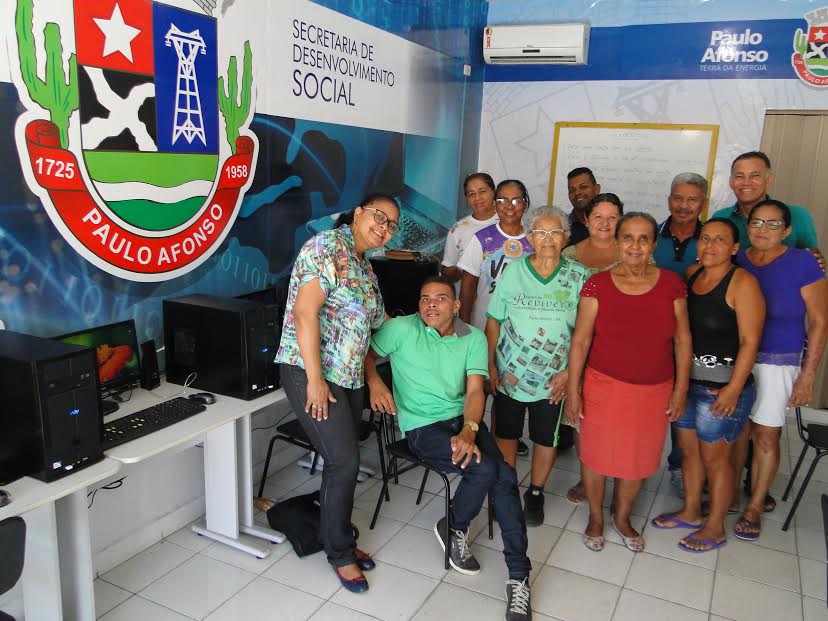  Coordenadora do Programa Educação Inclusiva visita escolas de informática para melhor idade