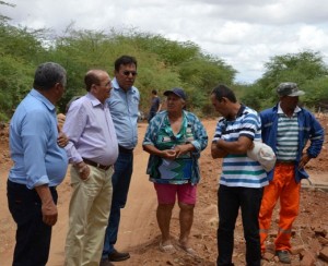  Equipe da Prefeitura visita sistema de abastecimento de água do povoado Caiçara