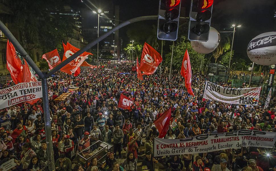  Igreja apoia greve geral e convoca fiéis contra reformas do governo