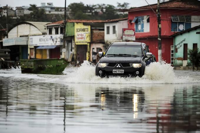  Chuvas deixam mortos e desabrigados em Pernambuco e Alagoas