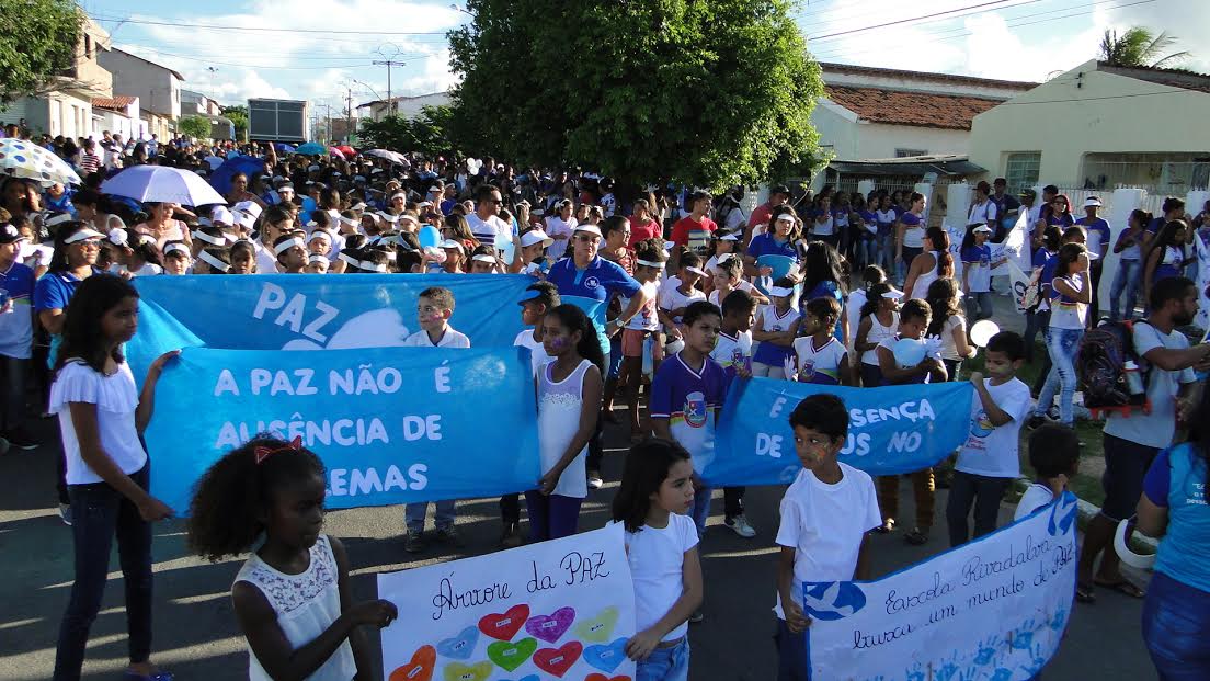  Caminhada pelas ruas do BTN encerra a Semana Municipal da Cultura de Paz em Paulo Afonso