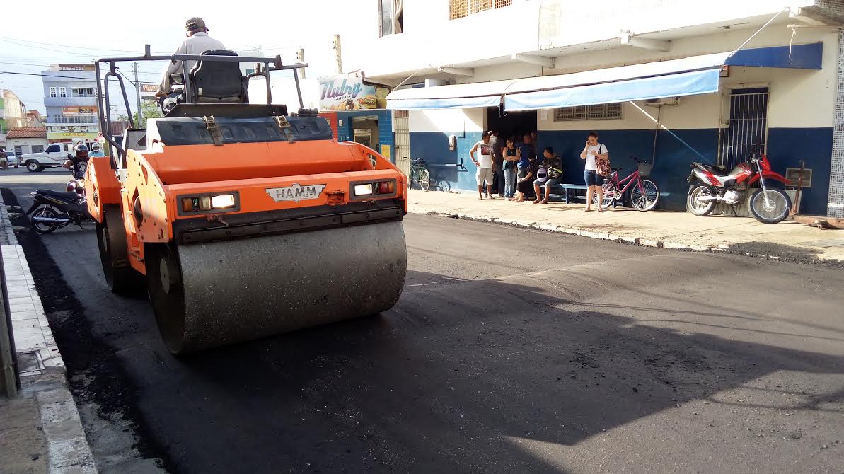  Prefeitura de Paulo Afonso recupera asfalto de ruas no centro da cidade