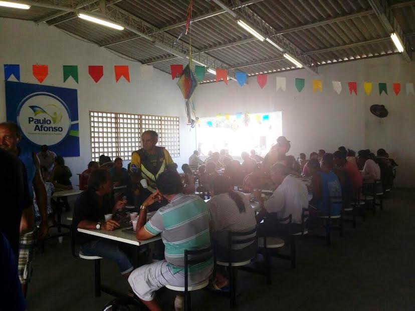  Usuários da Cozinha Comunitária comemoram o São João