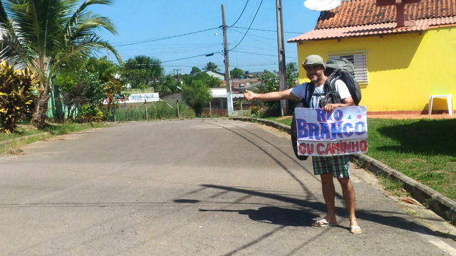  Nômade e mochileiro, professor chega ao AC e diz que quer passar por todas as regiões do país de carona