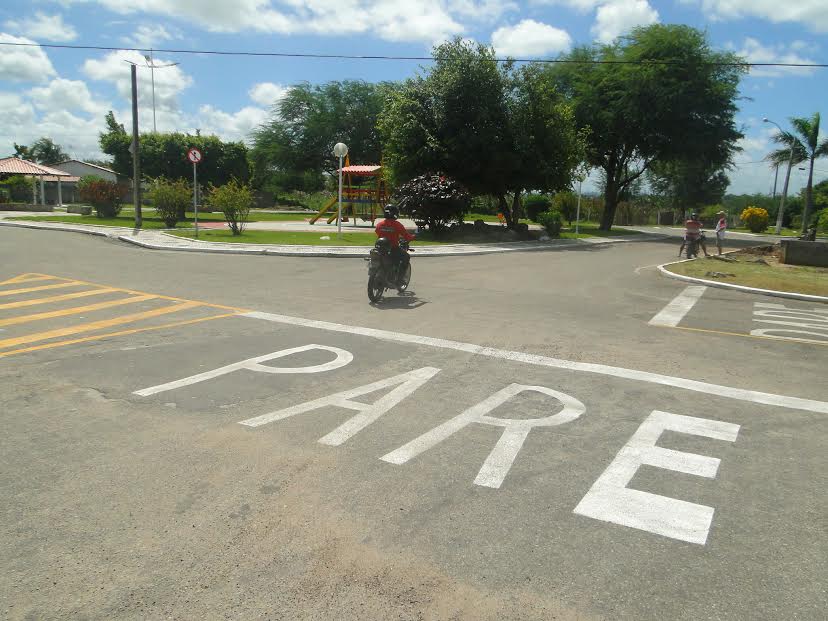  Prefeitura implanta sinalização na Vila Nobre