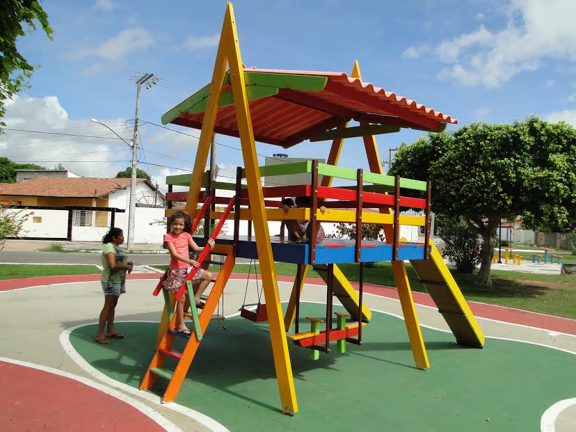  Prefeitura inaugura praça e quadra poliesportiva na Vila Nobre