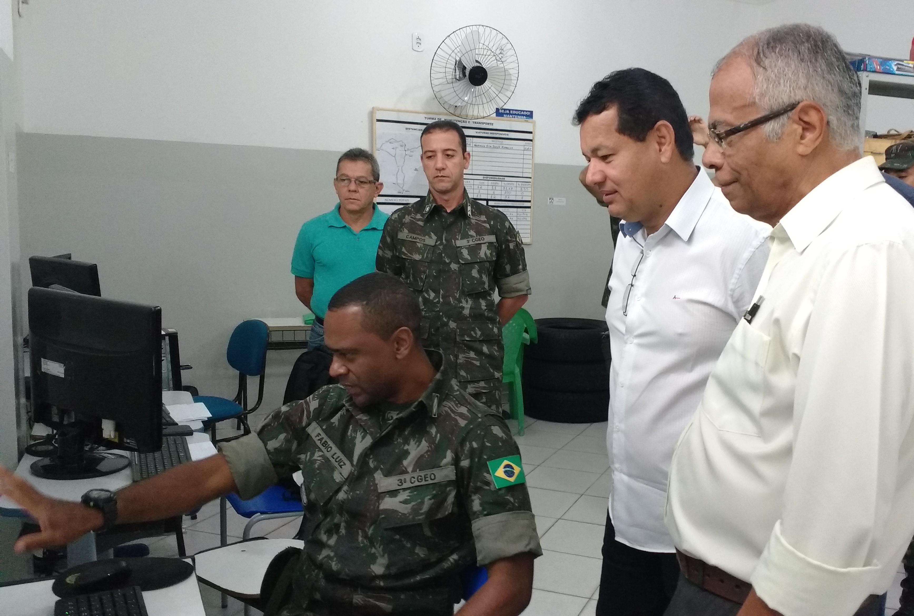  Secretário de Turismo, Indústria e Comércio visita unidade do Centro de Geoinformação