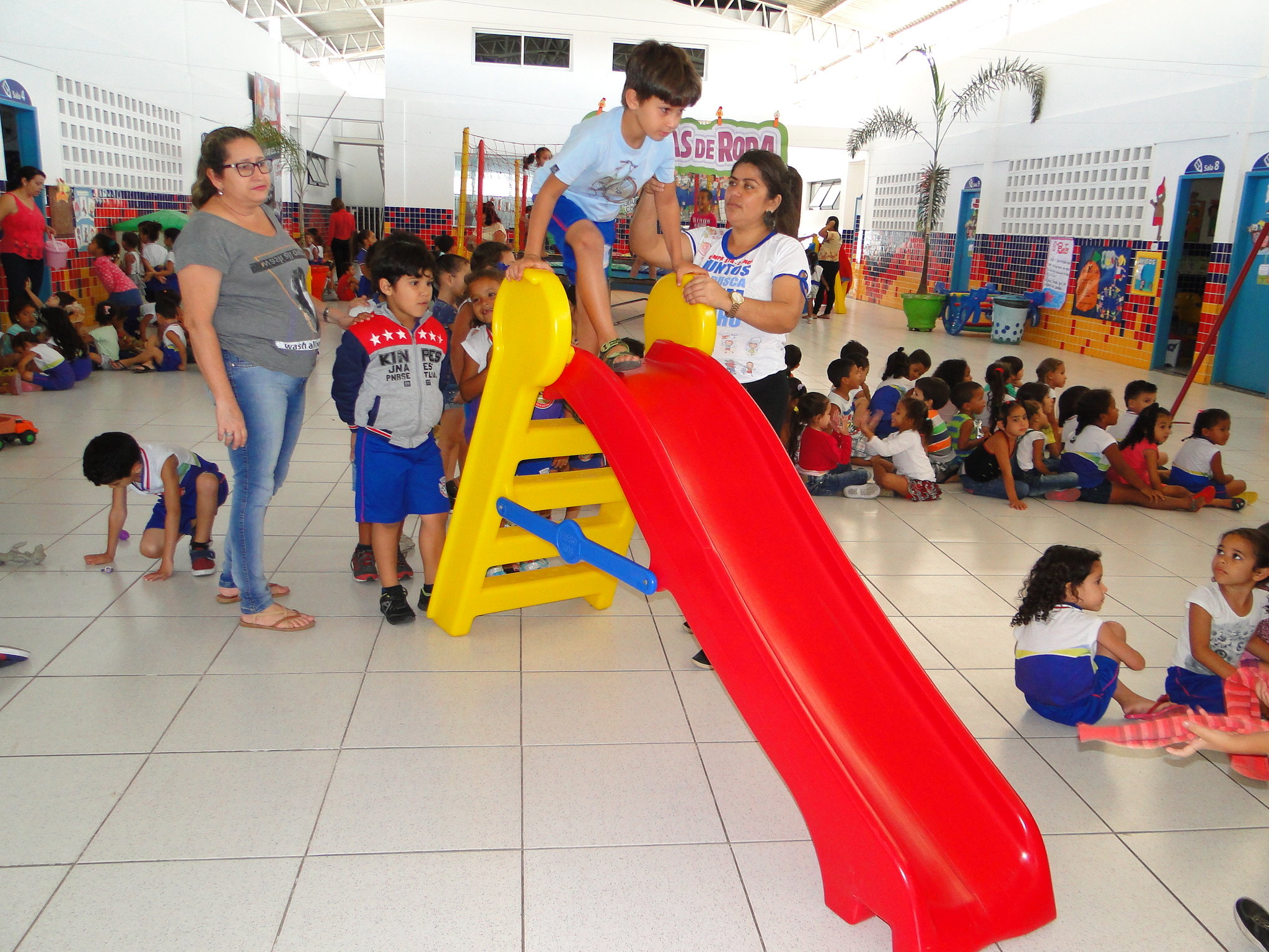  Jornalistas a serviço do UNICEF conferem ações da prefeitura que serão mostradas em caderno do UNICEF