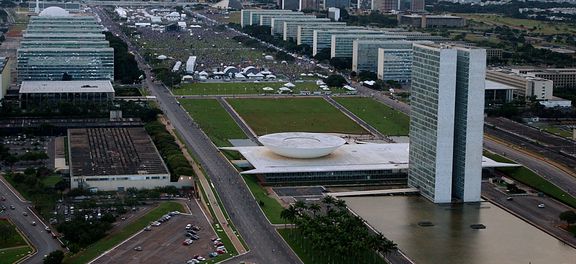  Câmara convoca sessão para adiantar votações em semana de feriado