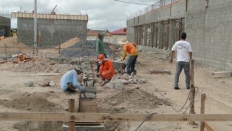  Governo lança programa para concluir mais de 7,4 mil obras paralisadas