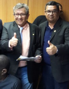  Câmara aprova moção de aplausos do vereador Bero do Jardim Bahia para o deputado Luiz Caetano (PT)