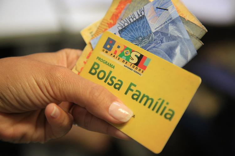  Benefício federal é cancelado para 55,6 mil famílias na Bahia