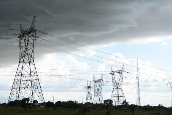  Distribuidora de energia recomenda cautela com rede elétrica durante o carnaval