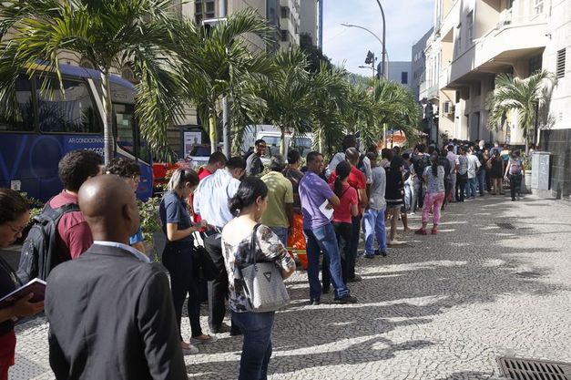  Febre amarela: corrida aos postos de saúde podia ter sido evitada, dizem especialistas