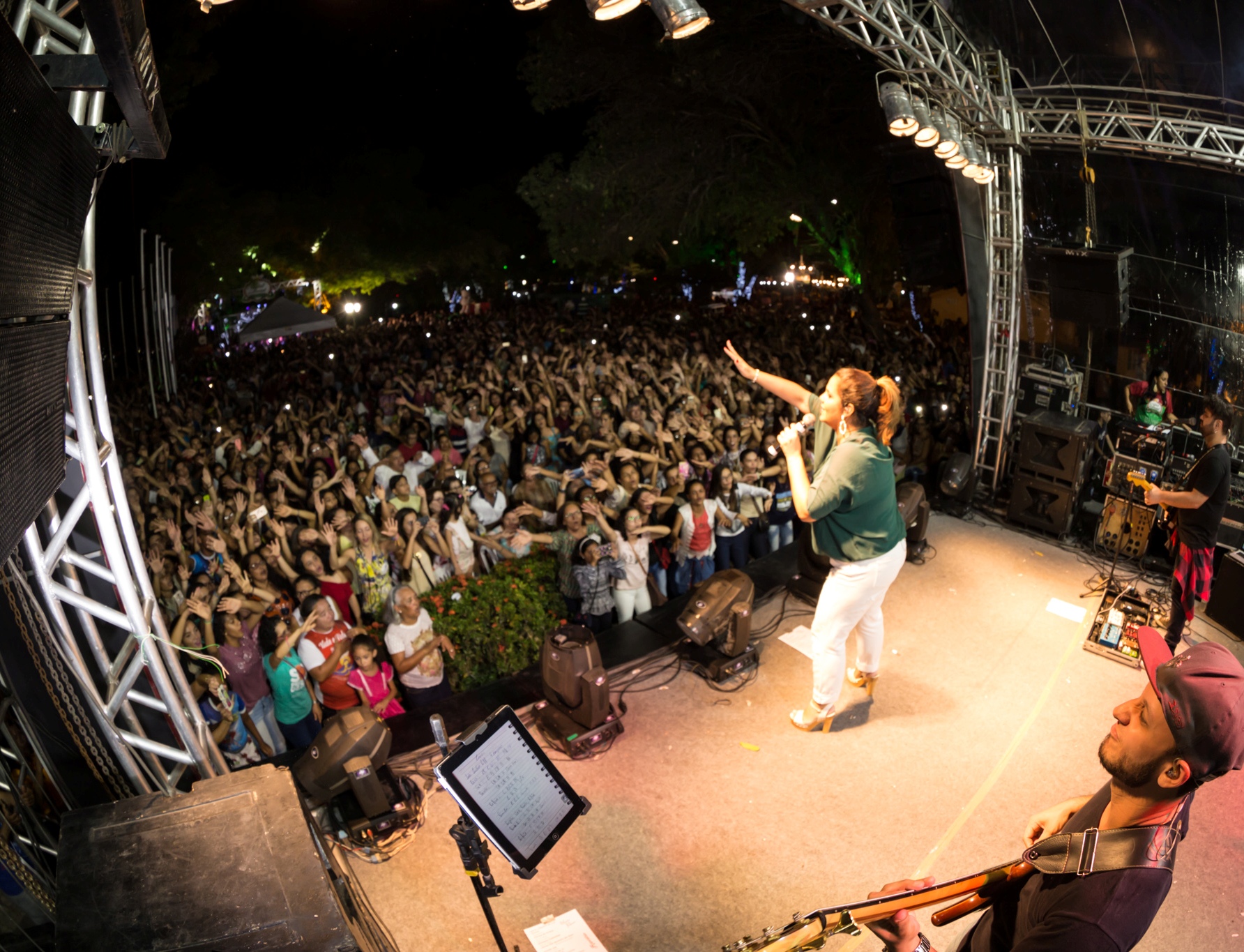  Final do Projeto Natal Social reuniu grande público na Praça das Mangueiras