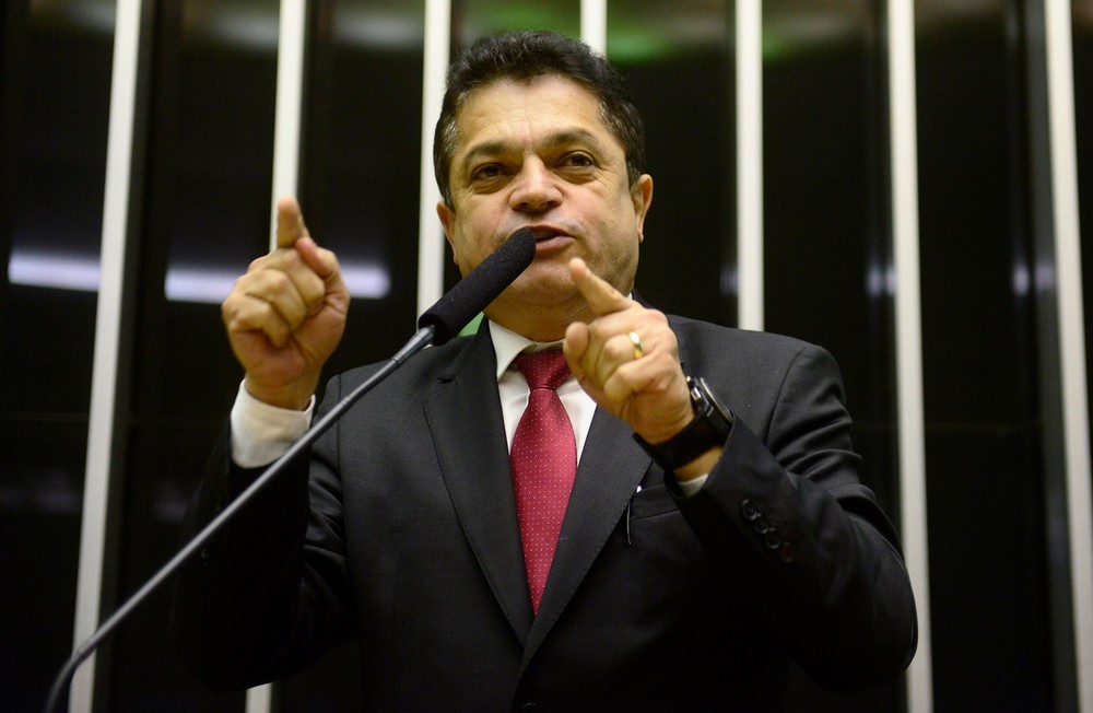  PF prende deputado João Rodrigues no aeroporto de Guarulhos