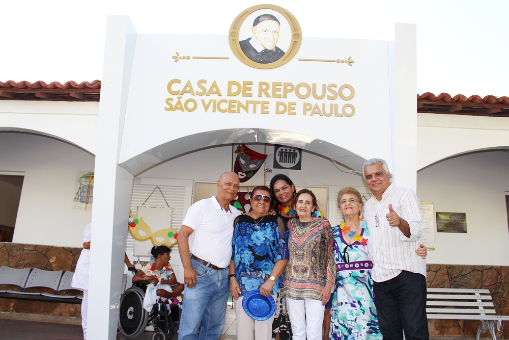  Luiz de Deus visita Vicentinos e entrega carro revitalizado