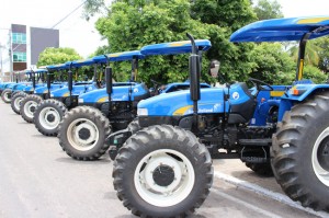  Produtores rurais de Paulo Afonso receberão tratores e implementos agrícolas da Prefeitura