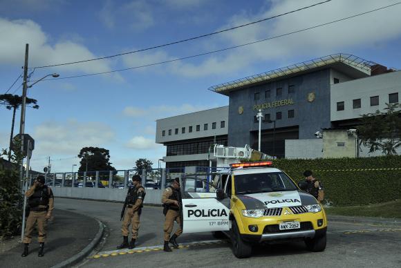  Justiça do Paraná fixa multa diária para manifestantes pró e contra Lula