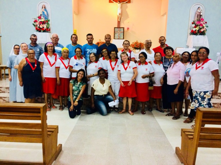  Solidariedade: grupo do Apostolado da Oração de Santa Brígida doa alimentos para o Recanto Solidário