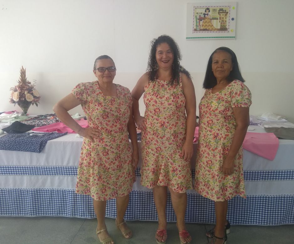  Mulheres do Bairro Tancredo Neves concluem curso de corte e costura gratuito