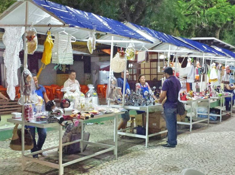  Projeto Praça do Turista inicia novo ciclo de exposição de artesãos locais