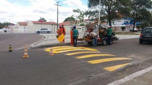  Ruas e Avenidas de Paulo Afonso ganham pintura de lombadas e sinalização