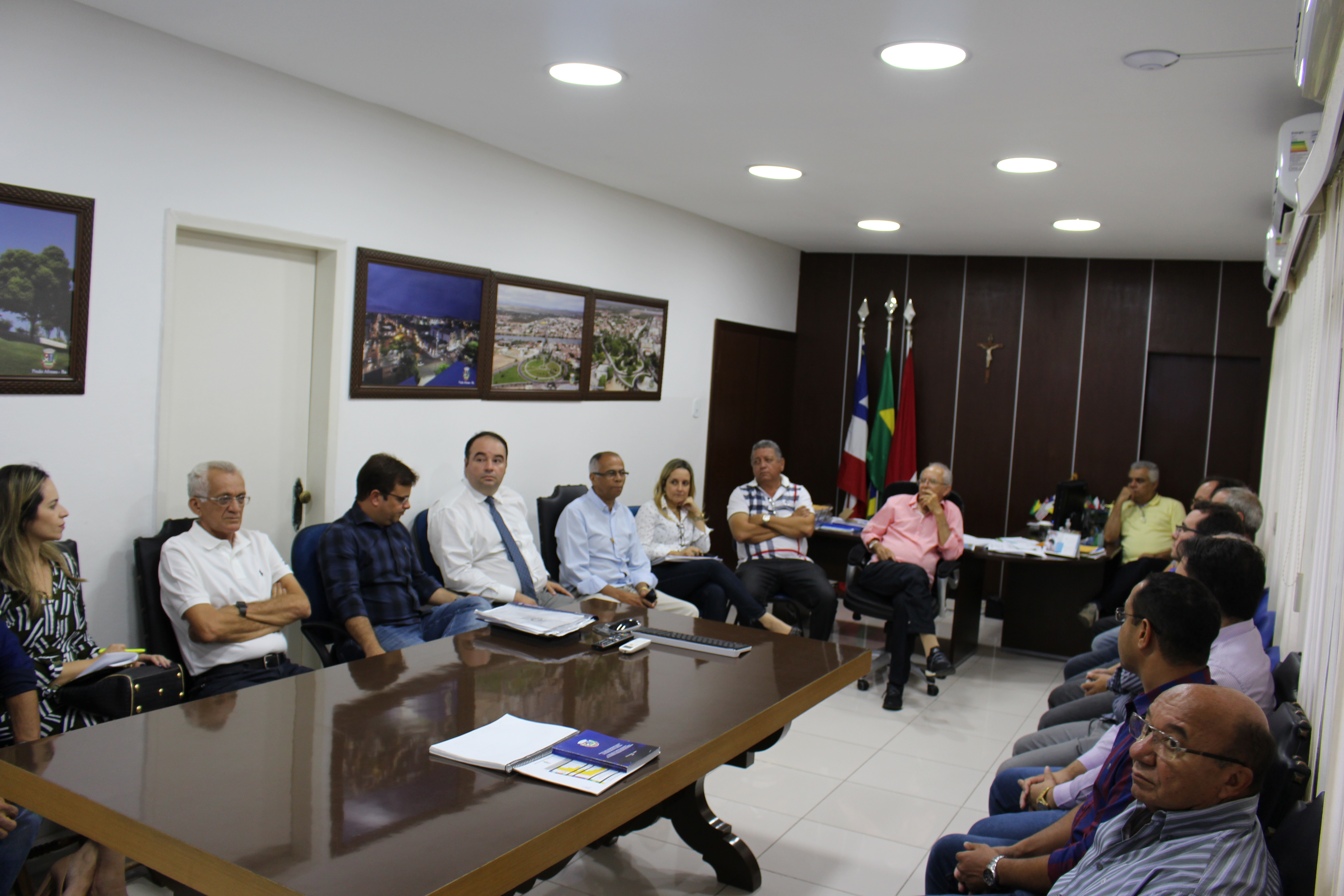  Marcondes Francisco, participa de reunião sobre elaboração do Plano Diretor Municipal