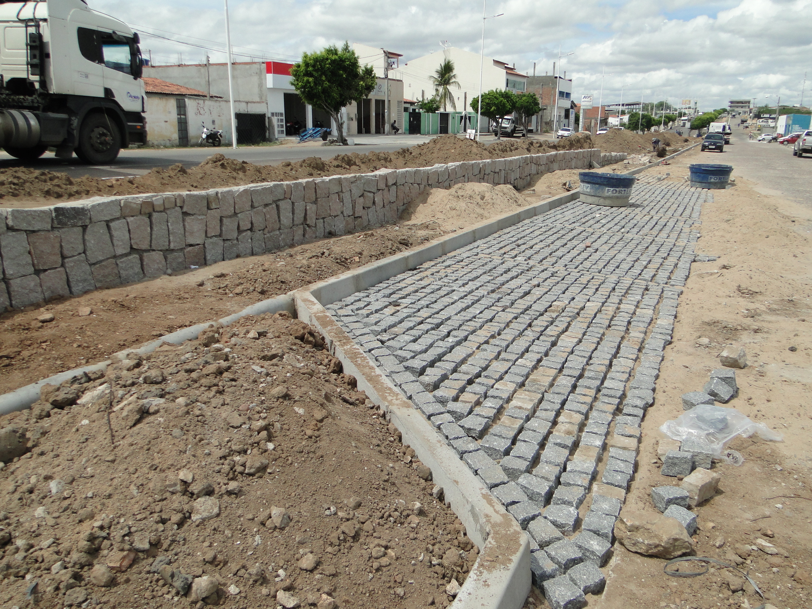  Obras de reurbanização beneficiam Bairro Tancredo Neves