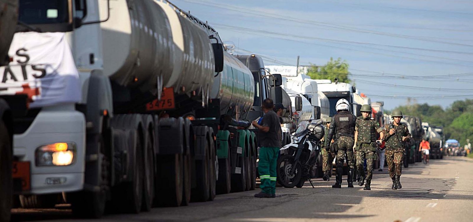  Fieb diz que greve dos caminhoneiros leva país para ‘ambiente de tensão social’