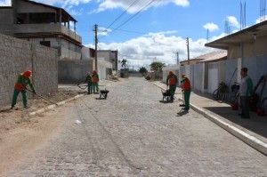  Ações de limpeza pública e campanhas educativas buscam manter a cidade limpa e preservar o meio ambiente