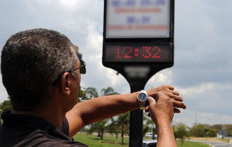  Horário de verão começa no dia 18 de novembro