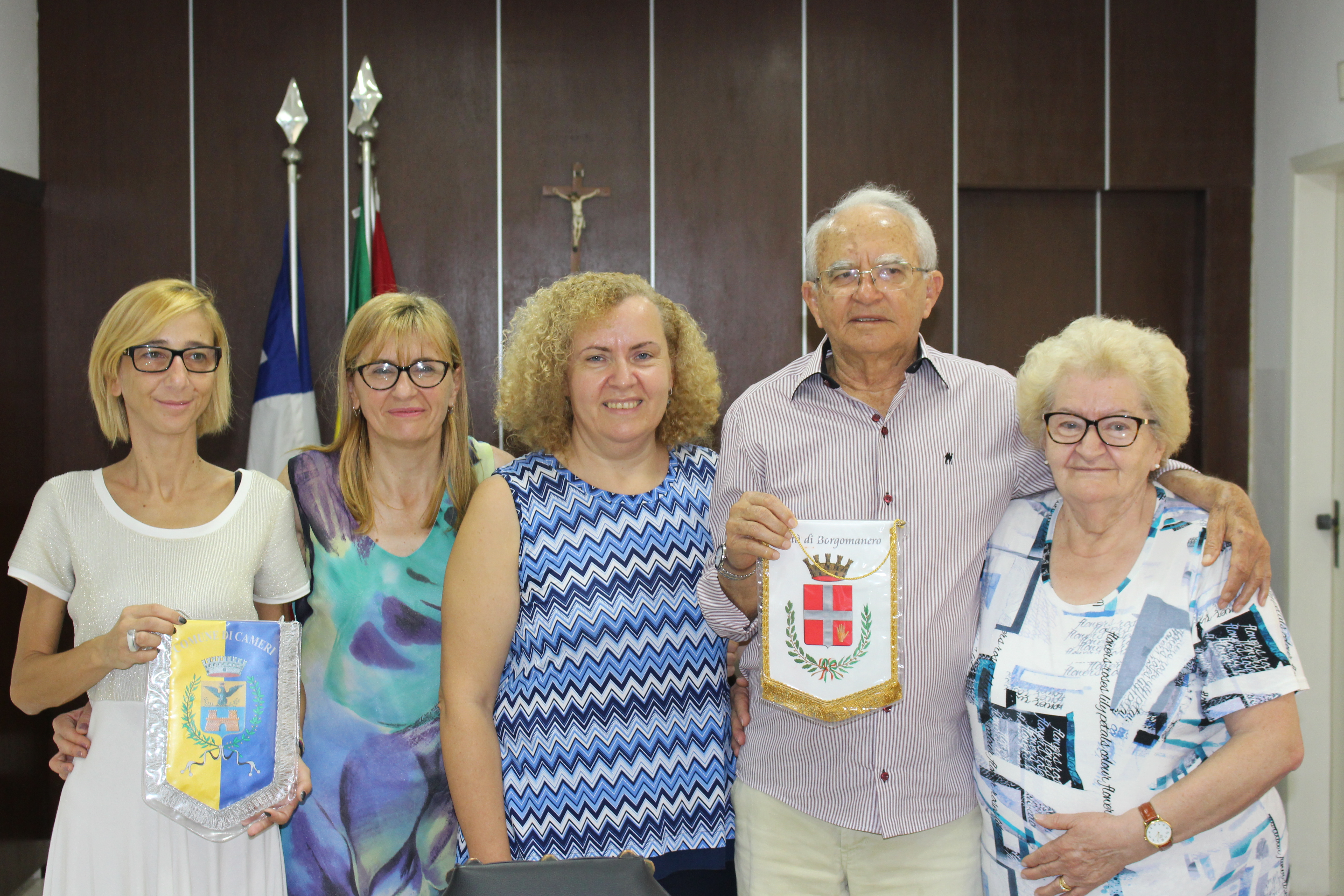  Familiares do bispo Dom Mário Zanetta visitam prefeito Luiz de Deus