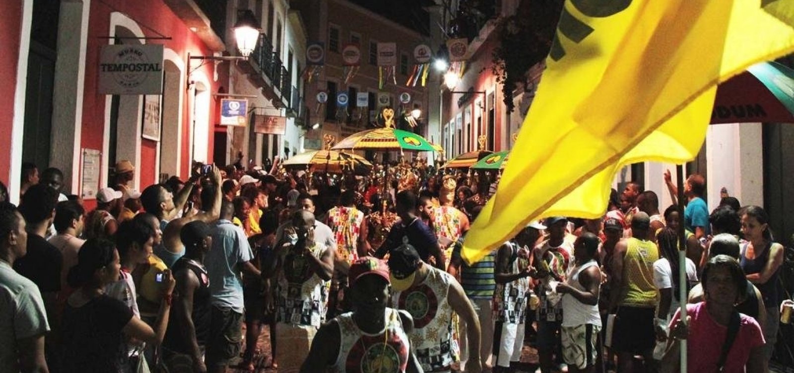  Ensaios antecipam o verão e animam as ruas do Pelourinho