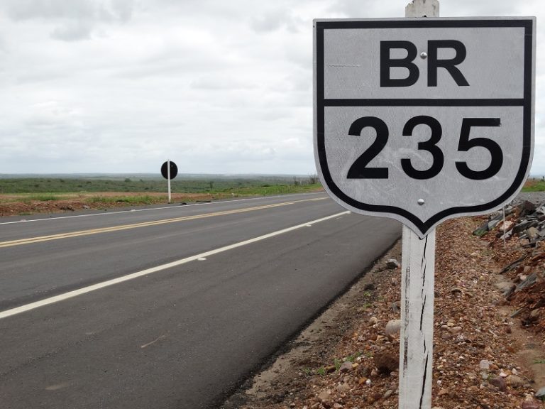  Ministro da Infraestrutura desembarca em Paulo Afonso para inaugurar trecho da BR-235, entre Carira/SE e Jeremoabo/BA