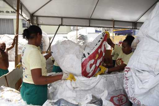  Catadores já recolheram 22 toneladas de latinhas no Carnaval