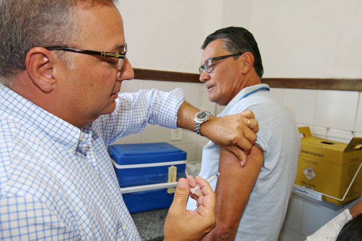  Vacinação contra a gripe tem início em 15 de abril na Bahia