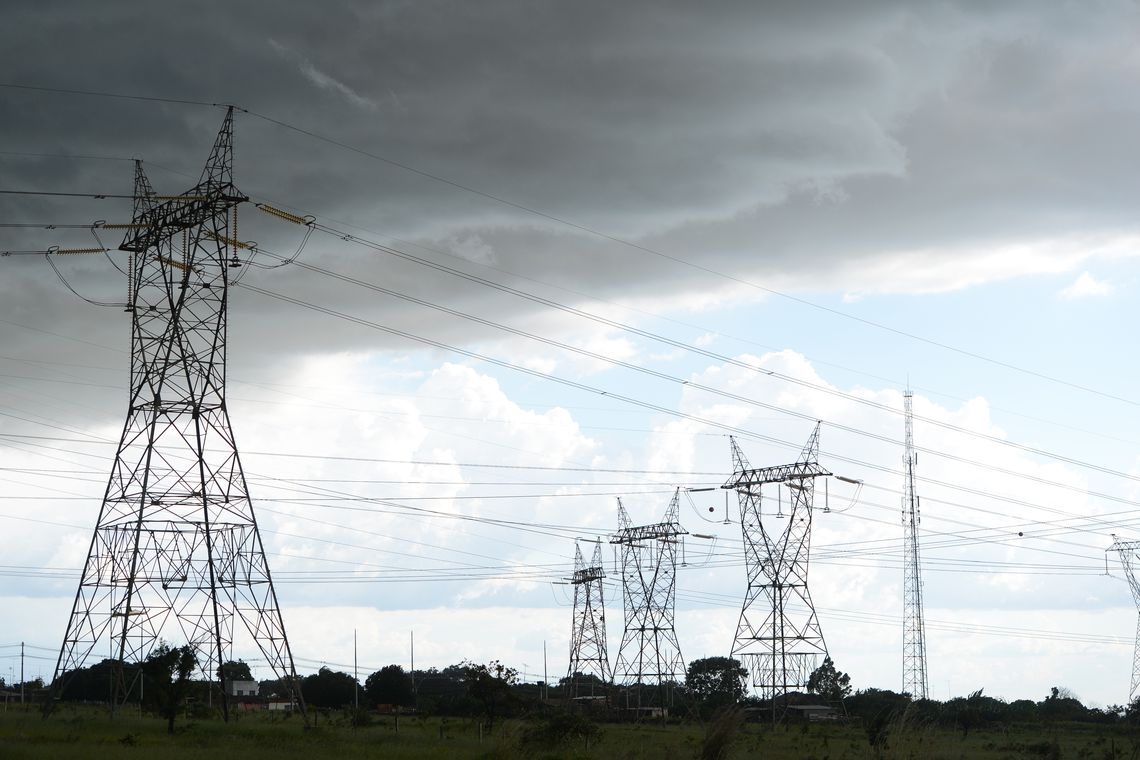  Aneel aprova reajuste médio de 5,04% nas tarifas de luz da Celpe