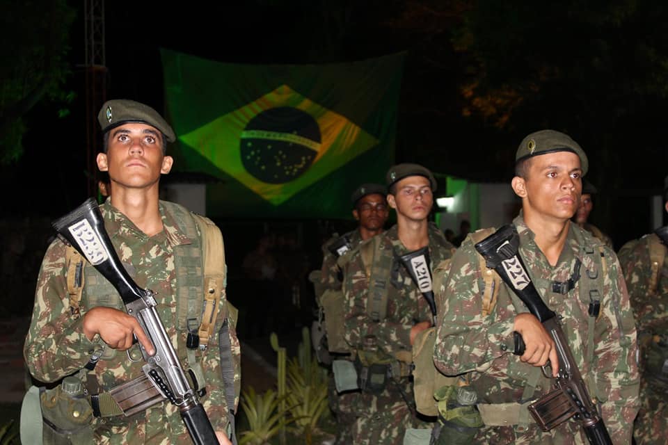  Formatura comemora 65º Aniversário da criação da 1ª Companhia de Infantaria