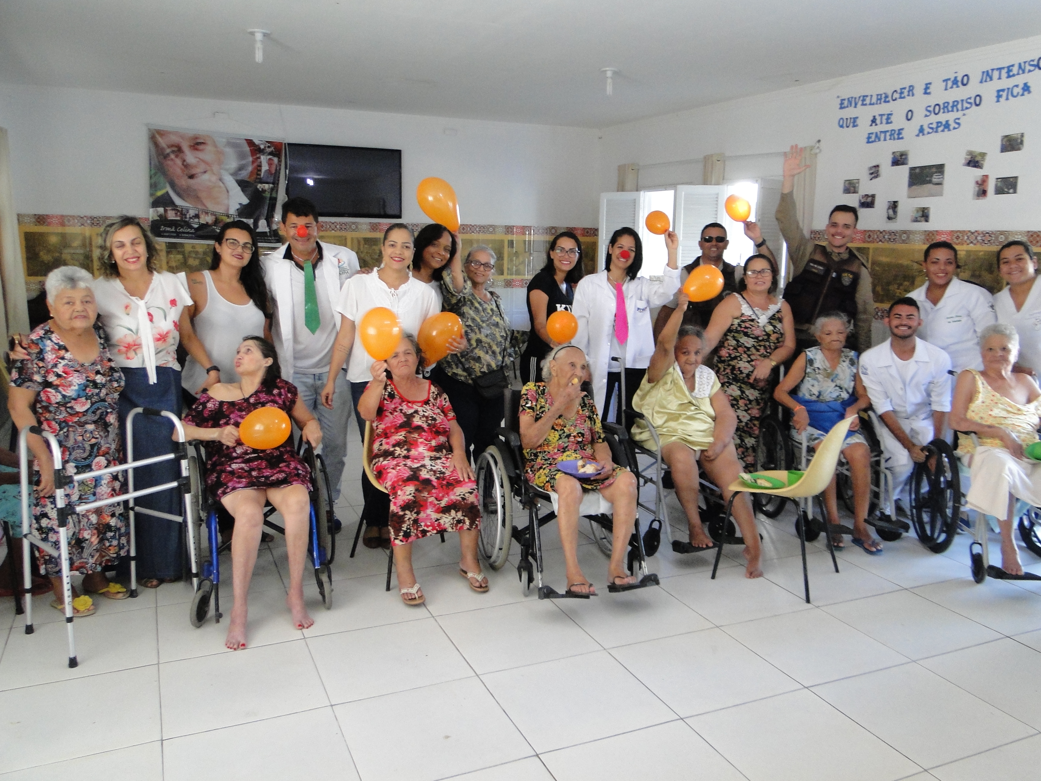  Projeto Patrulheiros da Alegria participa de confraternização com moradoras da Casa de Repouso São Vicente de Paulo