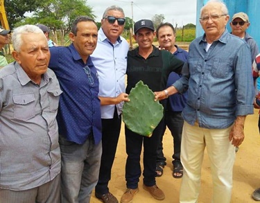  Líder do governo visita povoado Barrinha e conhece ampliação do abastecimento de água do programa Campo Forte