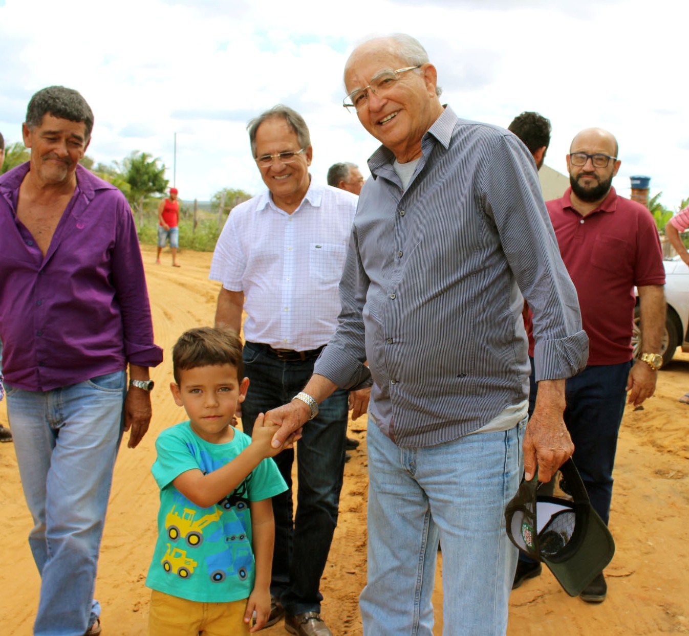  Prefeito visita comunidade Lagoa da Pedra e acompanha andamento das solicitações dos moradores