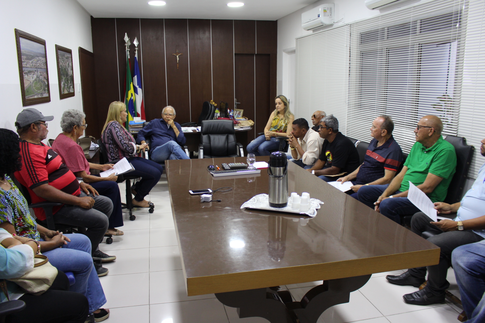  Lideranças do Bairro Tancredo Neves tem encontro com Luiz de Deus