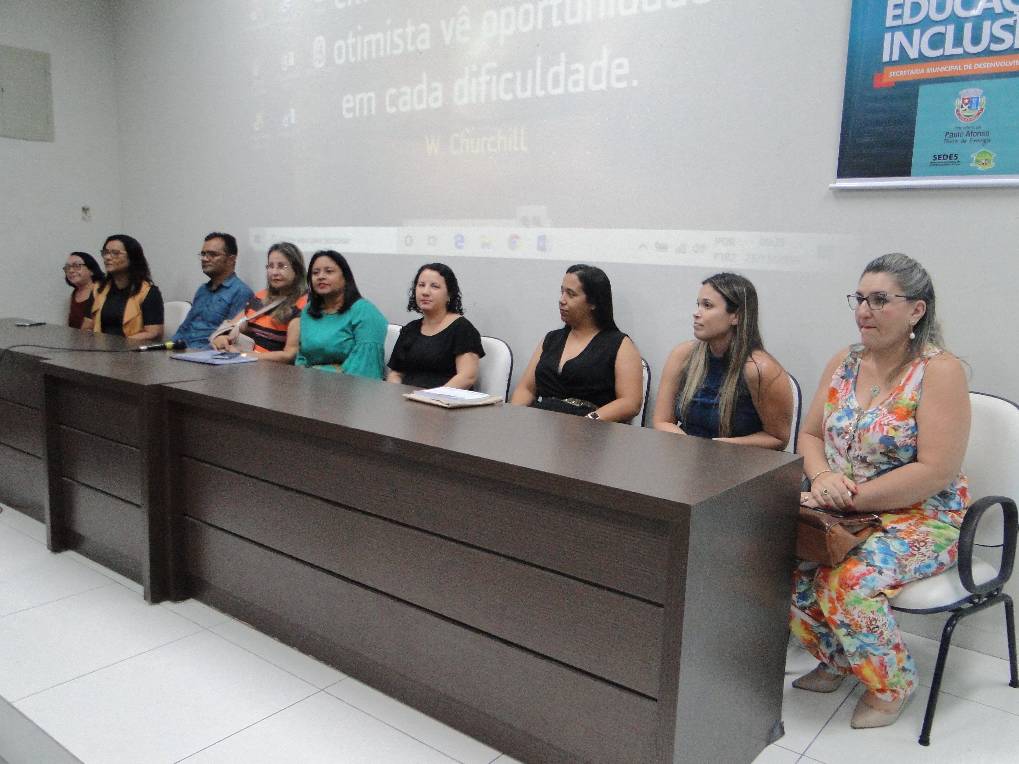  Idosos e alunos da APAE concluem curso de informática gratuito