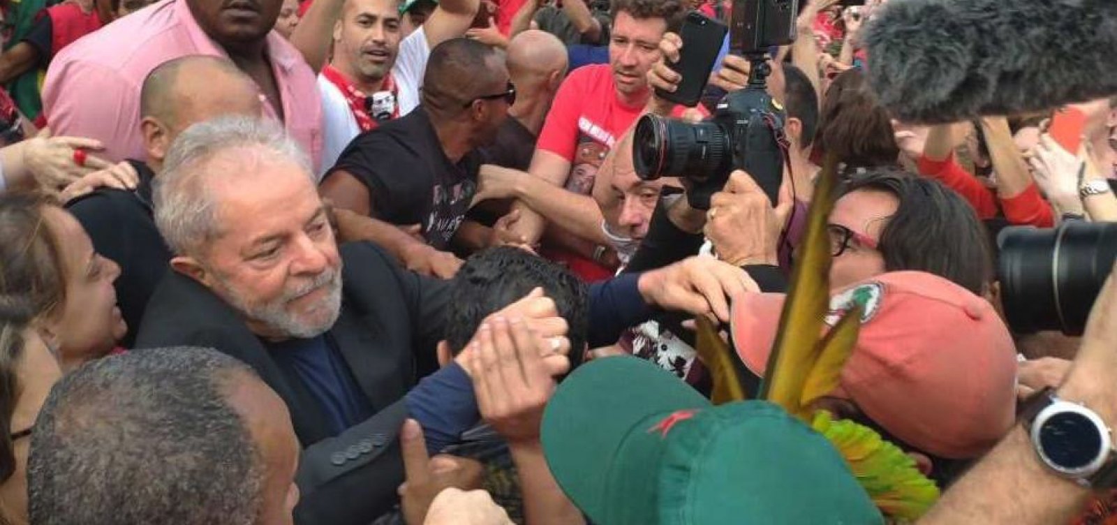  Ex-presidente Lula chega a Salvador nesta quinta-feira